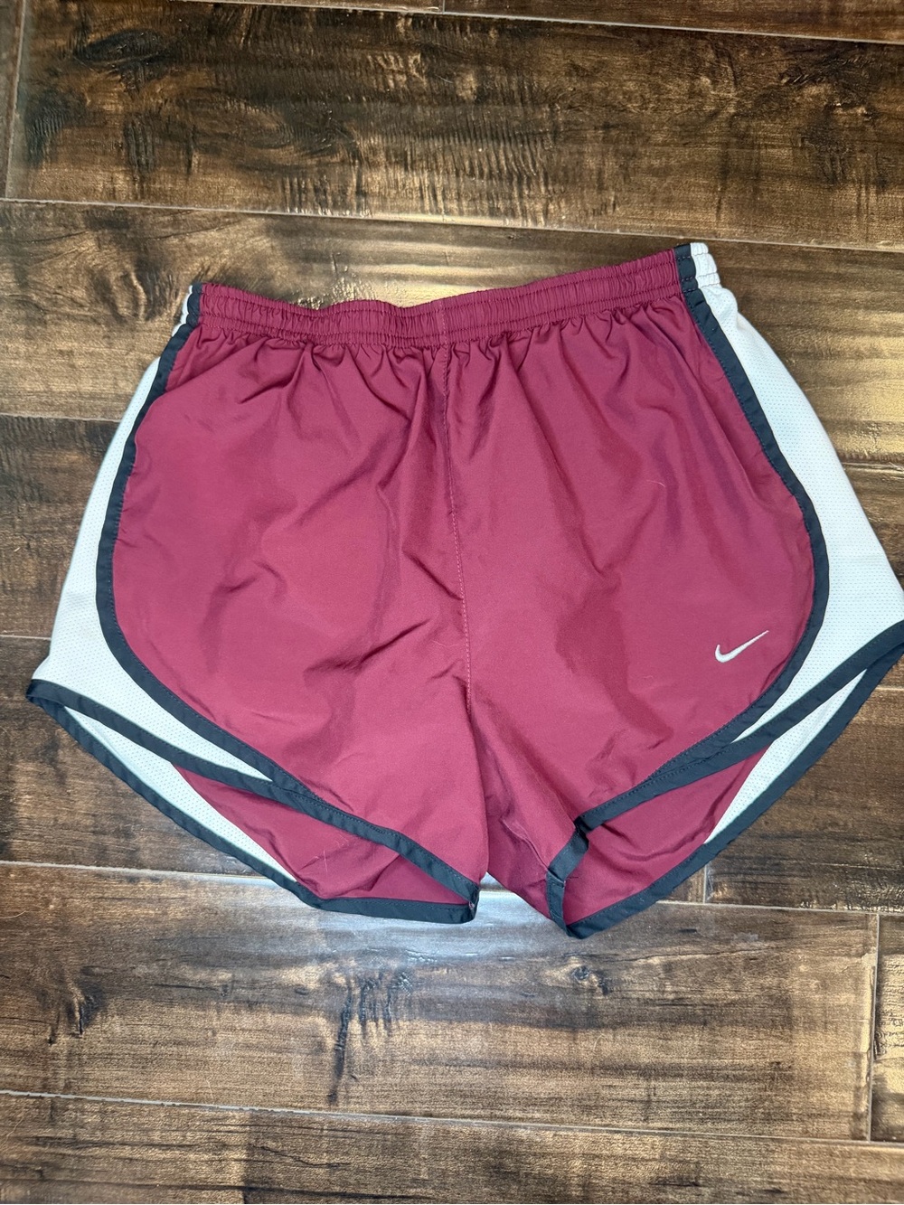 Nike Dri-FIT Tempo Running Shorts Maroon Burgundy White Women's Size Small Flaw